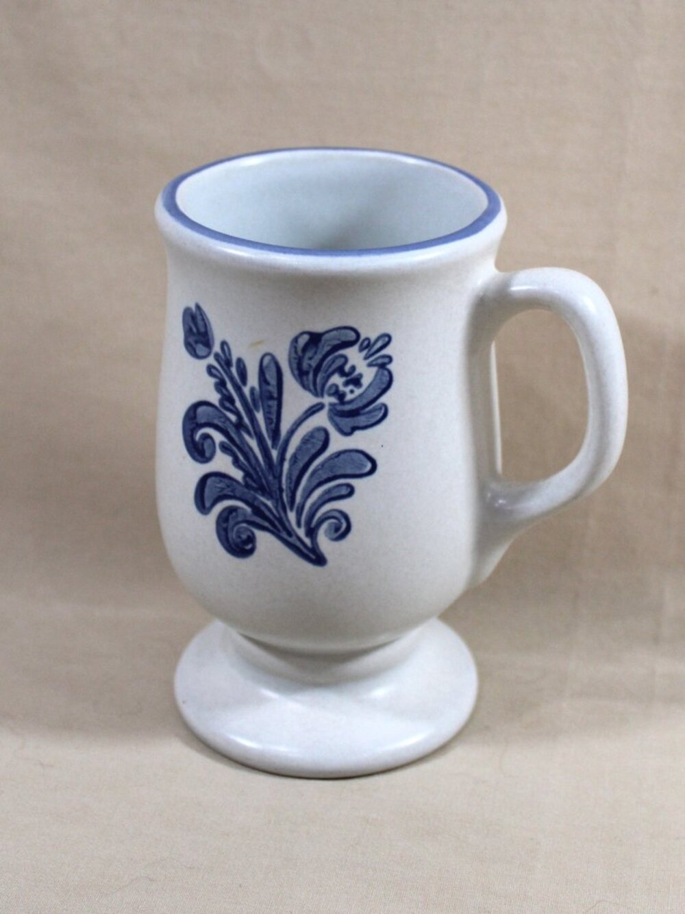 Pfaltzgraff Yorktowne Footed Mug – Blue Floral Stoneware – Vintage USA